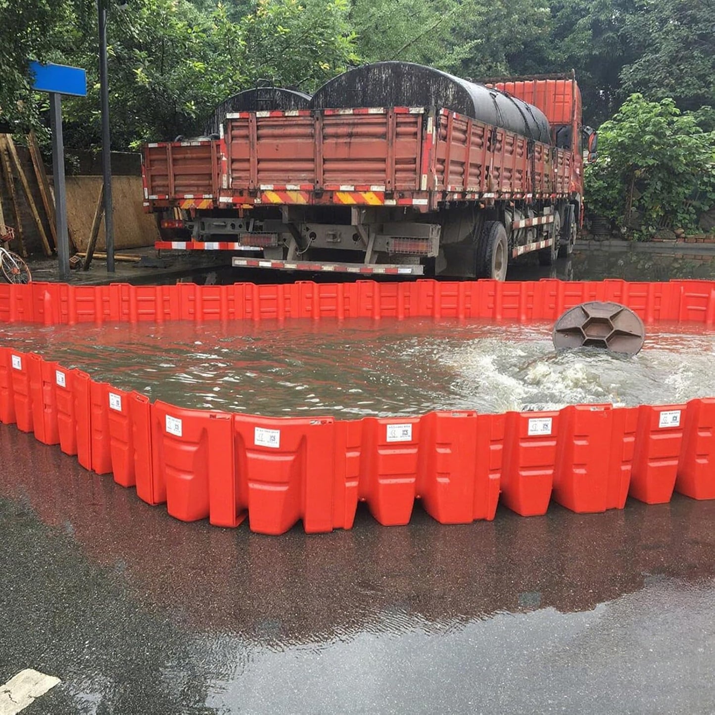 Flood Prevention Barrier, ABS L-Type Baffle Water Barrier Reusable, Door Flood Barriers for Home, Removable Combined for Garage Doors, Warehouses, Basements and School (14pcs)