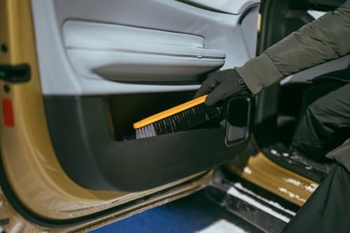 Fiskars X-Series Telescopic Car Snow Brush and Ice Scraper - Image 4