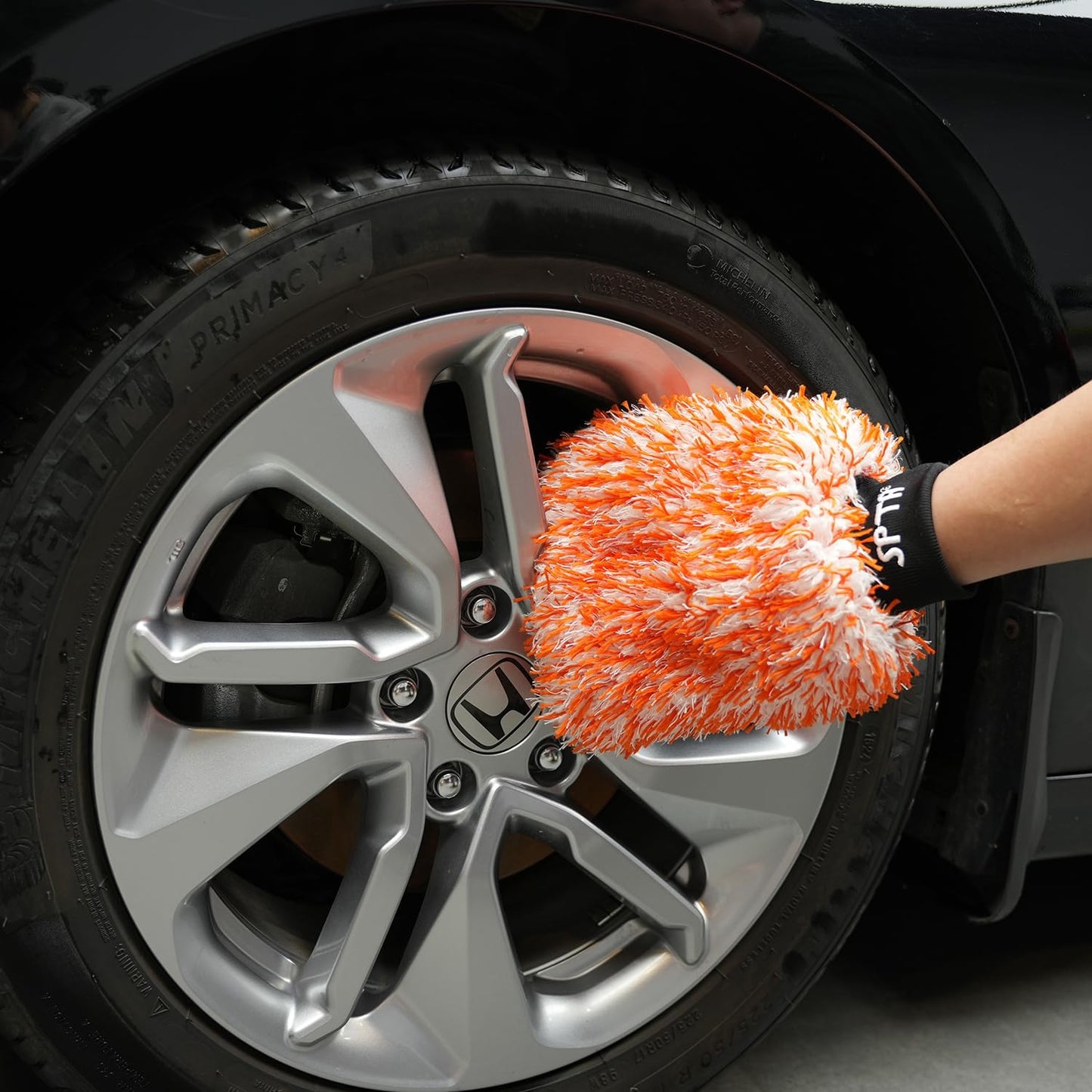 SPTA Car Wash Kit, Clean & Car Wash Kit (9 Items, Including 2-16oz. Car Wash Shampoo, 1Pc Microfiber Mitts,1Pc Red Car Wash Sponge, 2Pcs 16"x16" Microfiber Detail Towels and 3Pcs Car Detail Brush